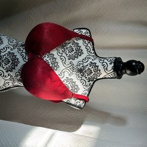 38DDD new bra no tags underwire dark burgandy brocade pattern Cacique